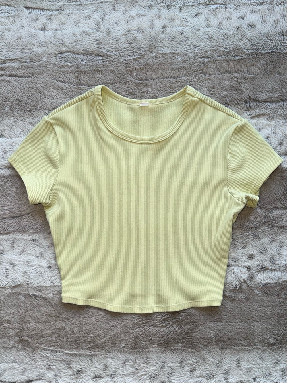 Alo Yoga ribbed cropped short sleeve top in soft pastel yellow/lime hue